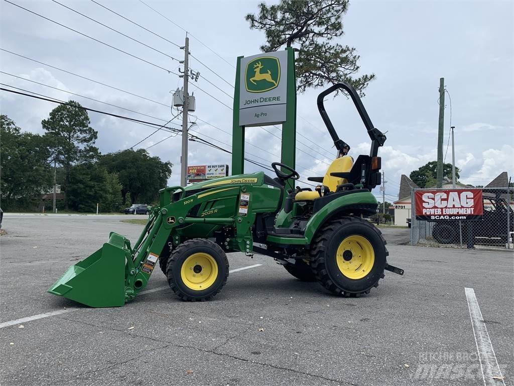 John Deere 2025R Tractoare compacte