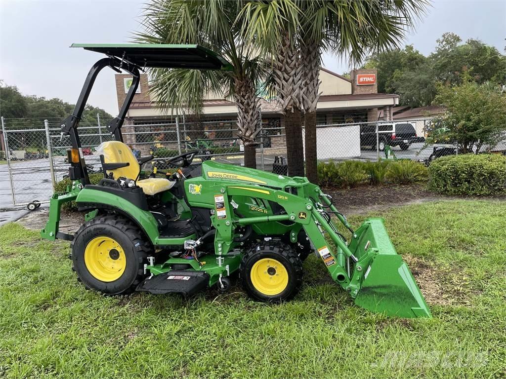 John Deere 2025R Tractoare compacte