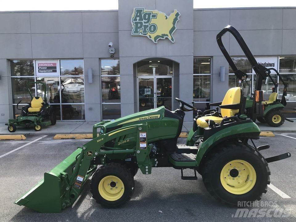 John Deere 2025R Tractoare compacte