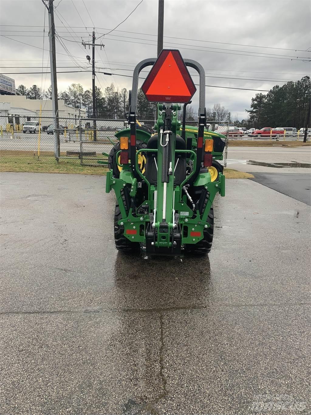 John Deere 2025R Tractoare compacte