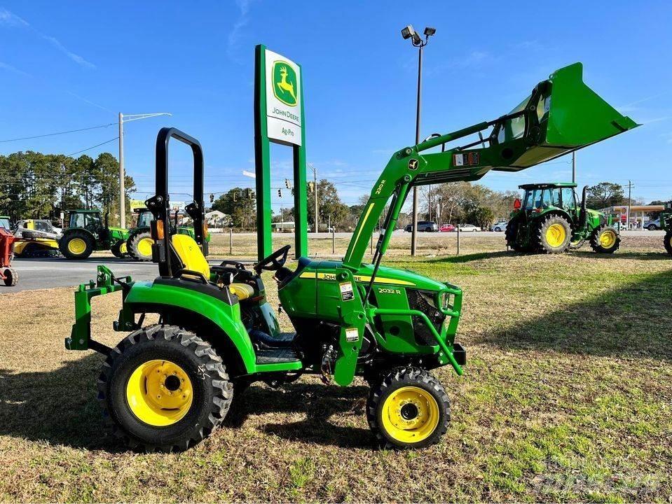 John Deere 2032R Tractoare compacte