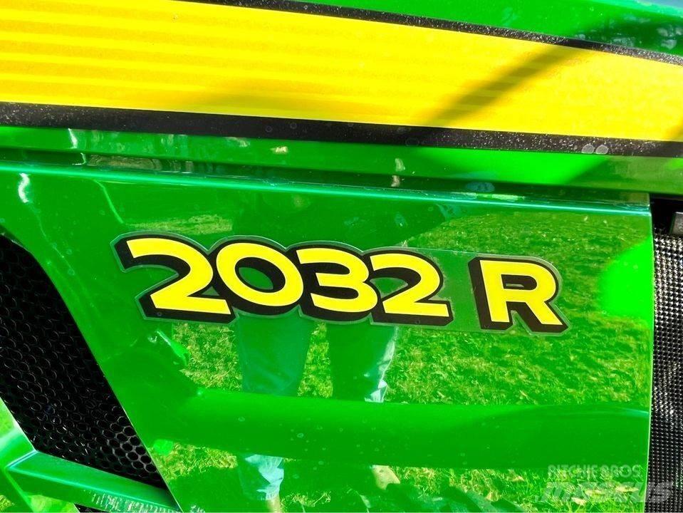John Deere 2032R Tractoare compacte