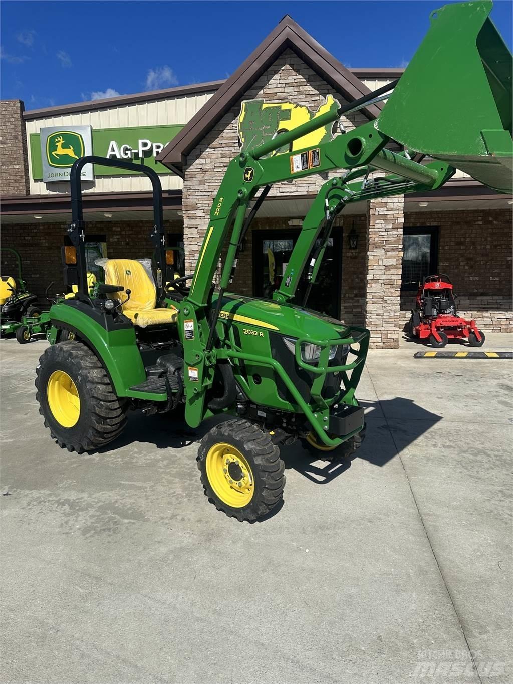 John Deere 2032R Tractoare compacte