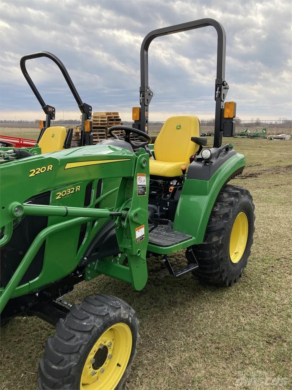 John Deere 2032R Tractoare compacte