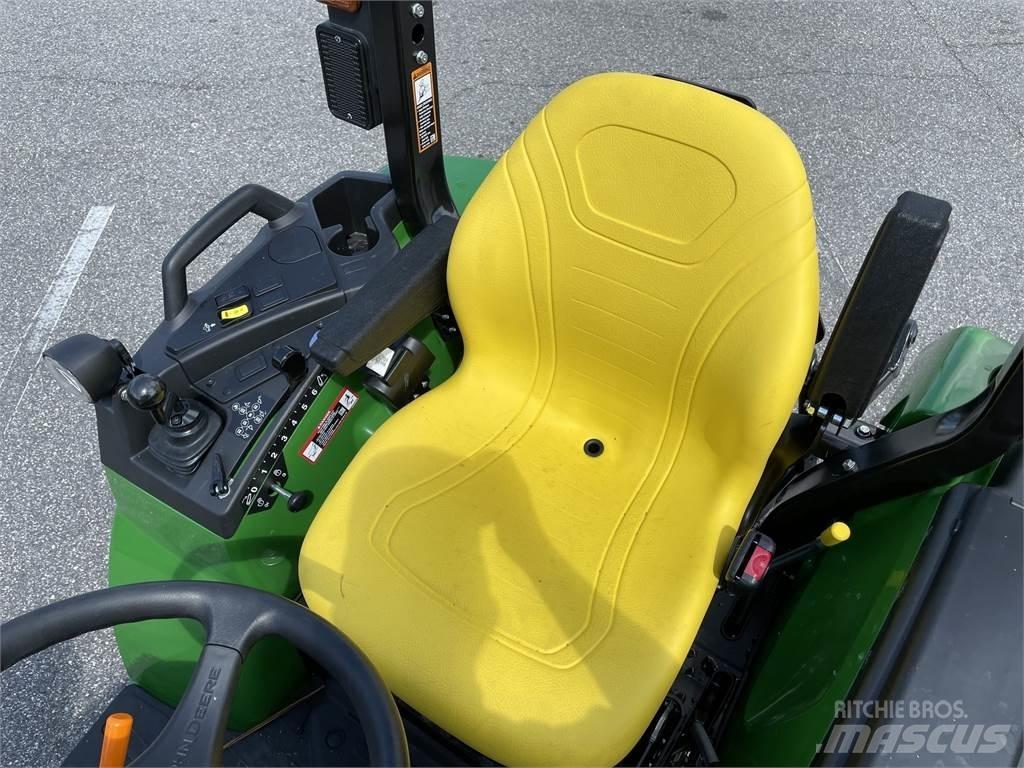 John Deere 2038R Tractoare compacte