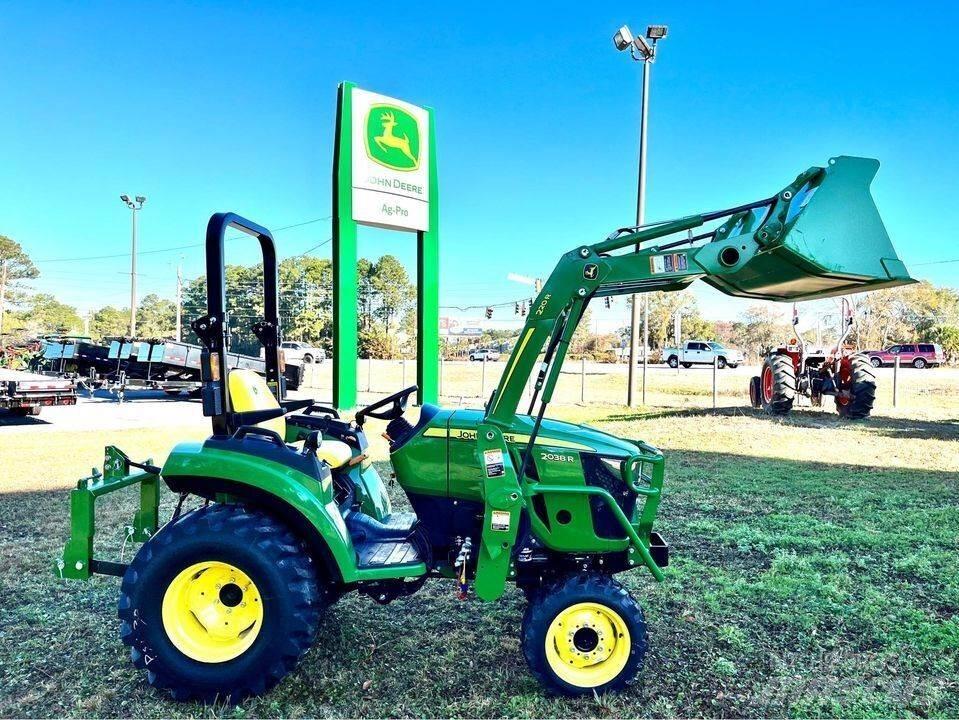 John Deere 2038R Tractoare compacte