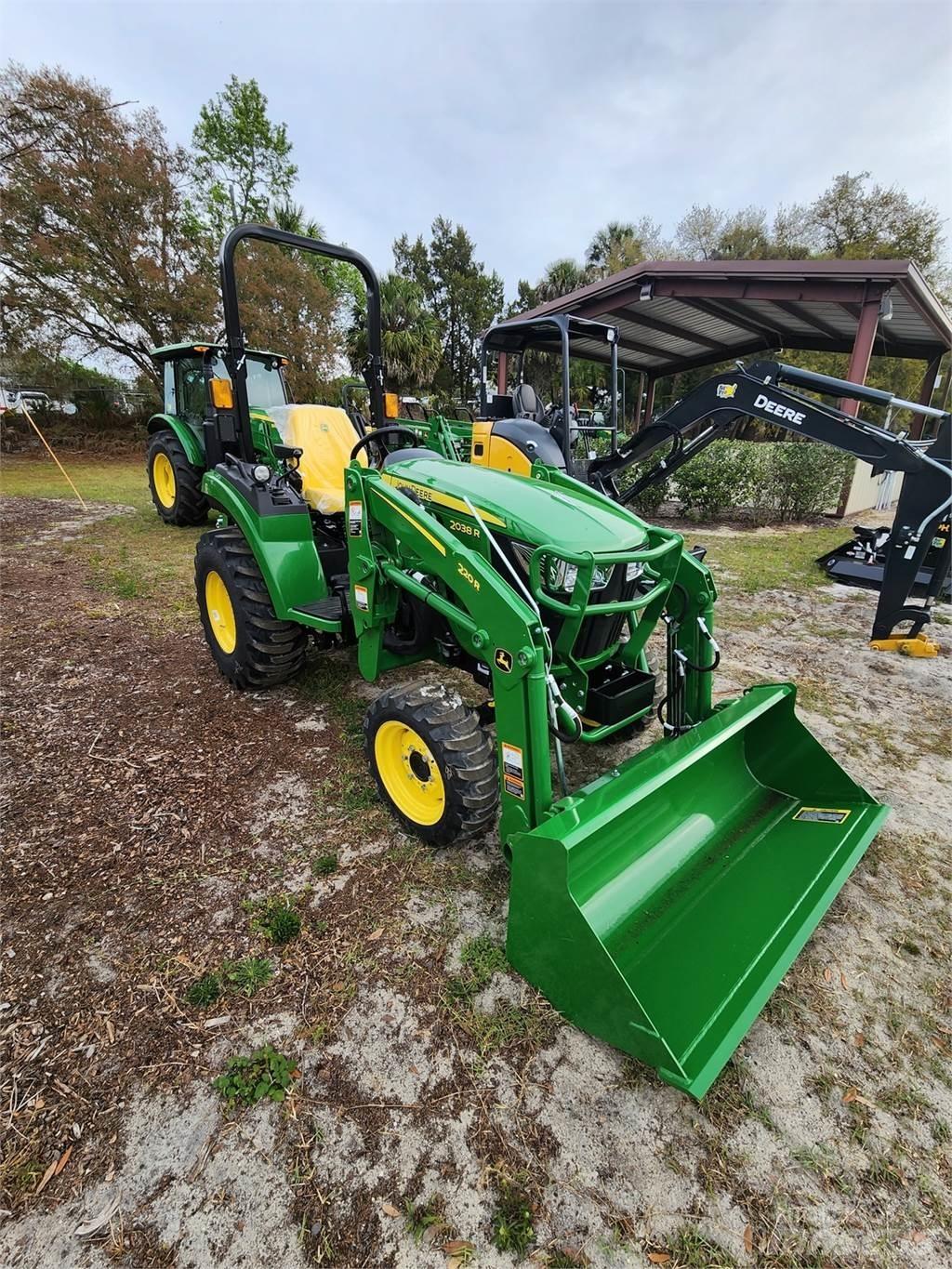 John Deere 2038R Tractoare compacte