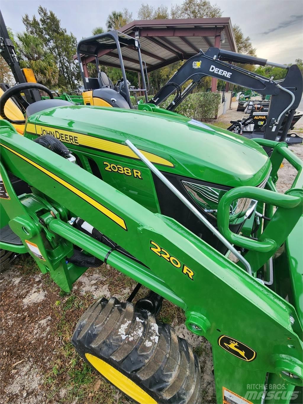 John Deere 2038R Tractoare compacte