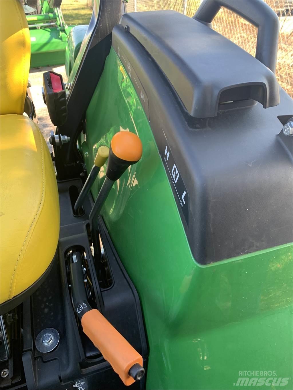 John Deere 2038R Tractoare compacte