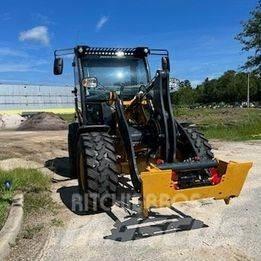 John Deere 204 G Mini incarcatoare