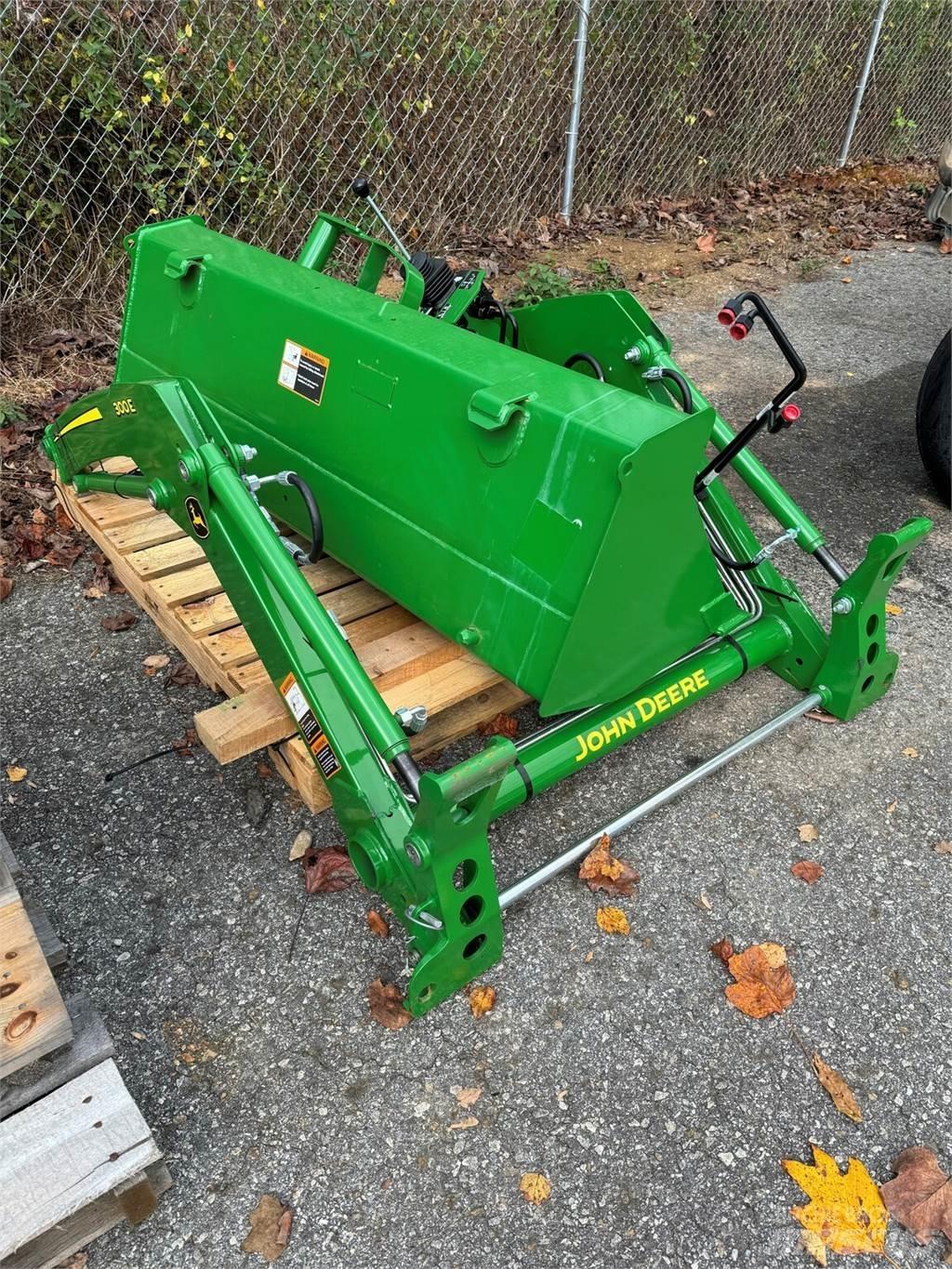 John Deere 300E Utilaje agricole - Altele