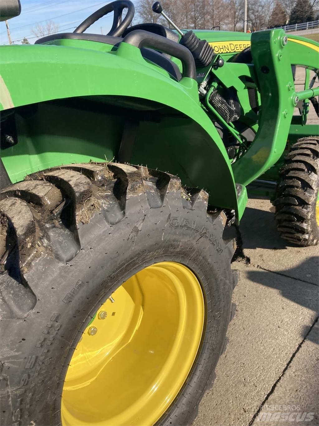 John Deere 3025D Tractoare compacte