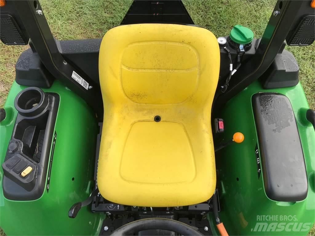 John Deere 3025E Tractoare compacte