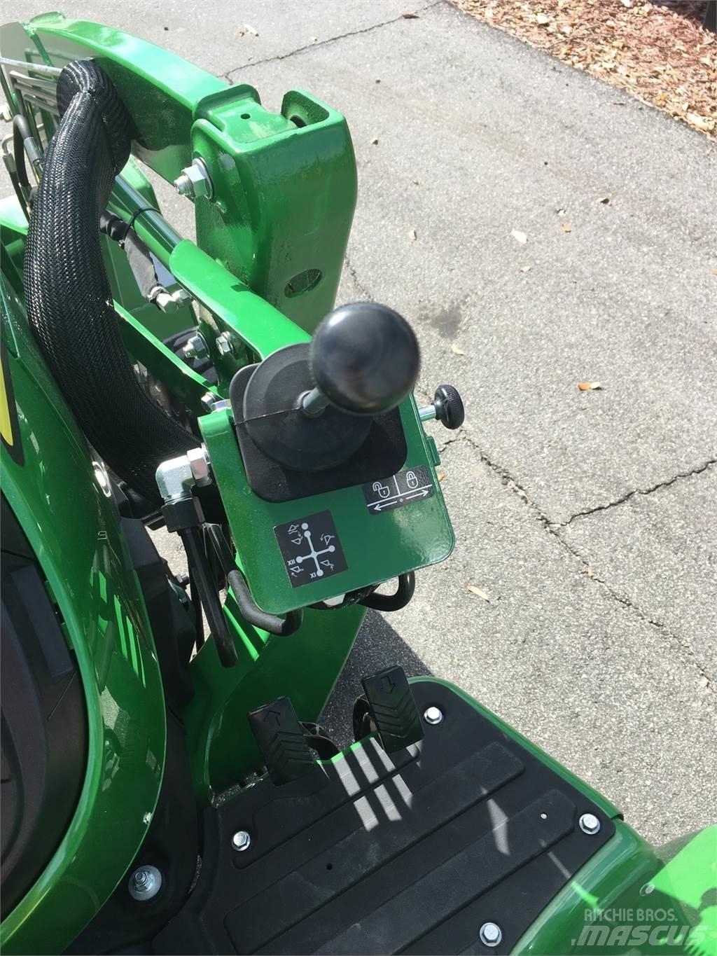 John Deere 3025E Tractoare compacte