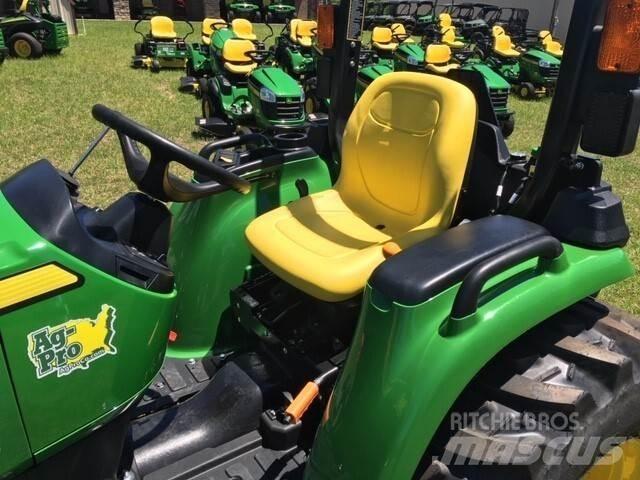 John Deere 3025E Tractoare compacte