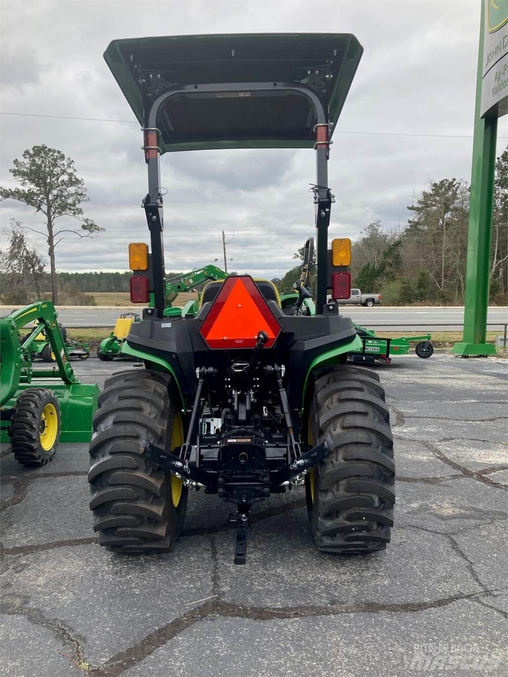John Deere 3025E Tractoare compacte