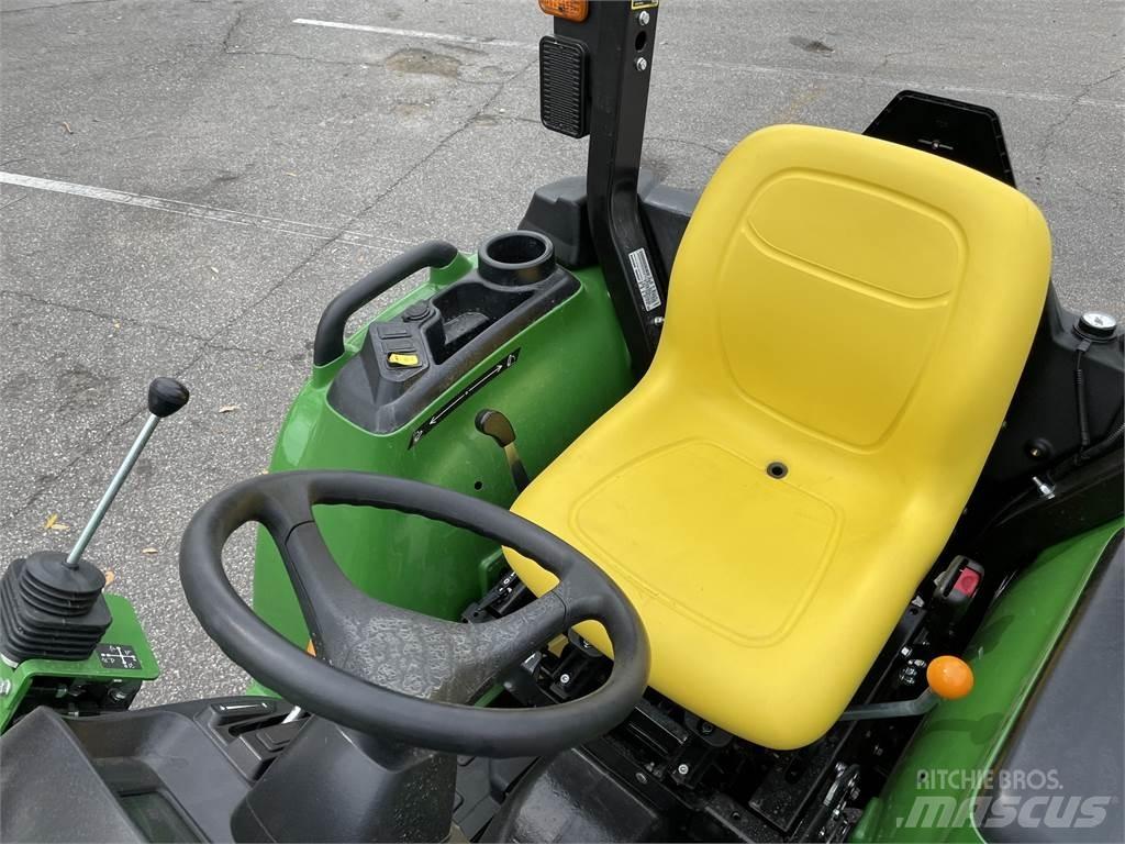 John Deere 3032E Tractoare compacte