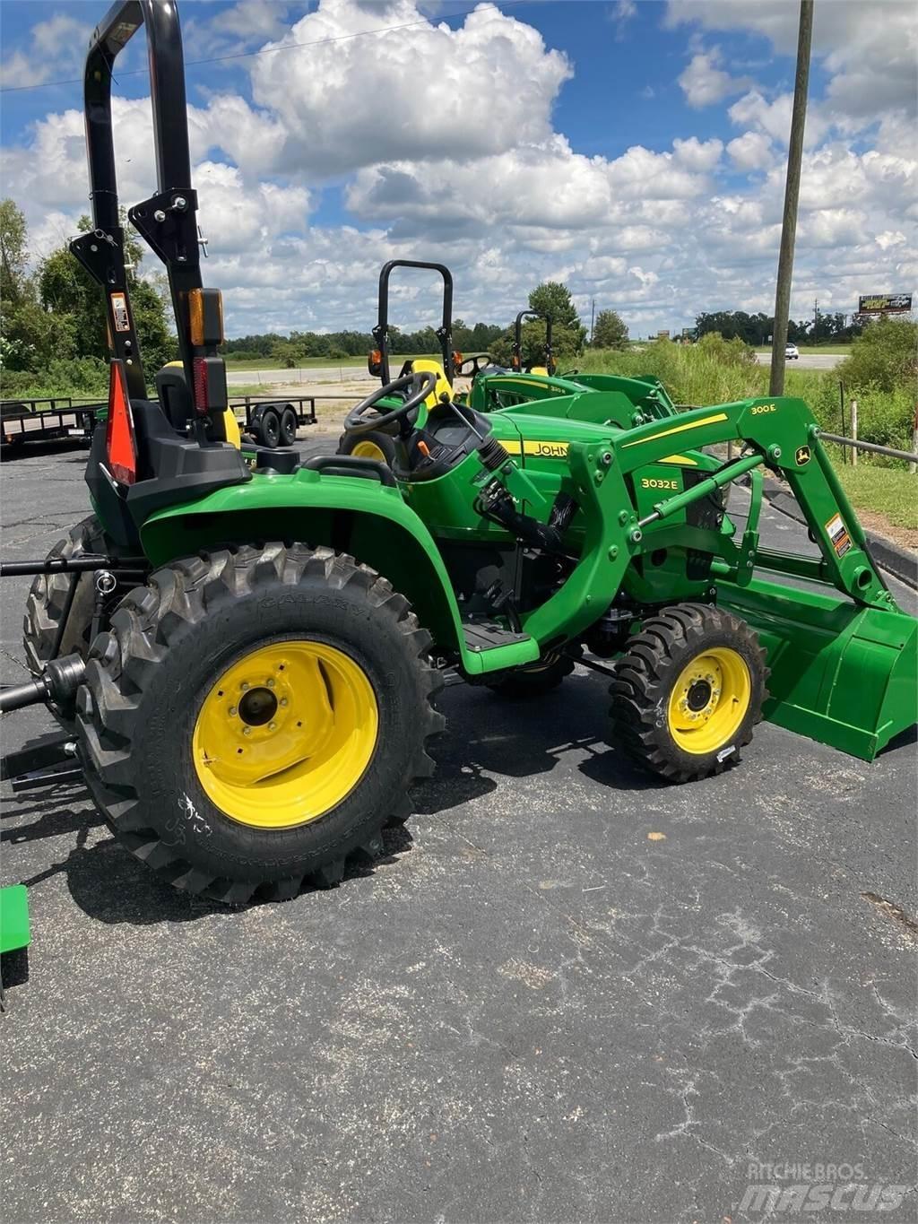 John Deere 3032E Tractoare compacte