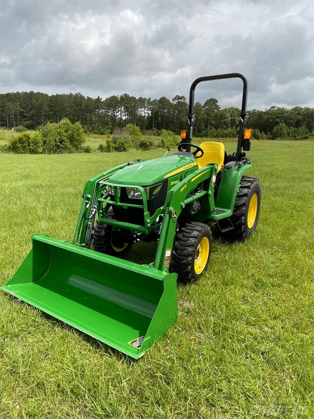 John Deere 3038E Tractoare compacte