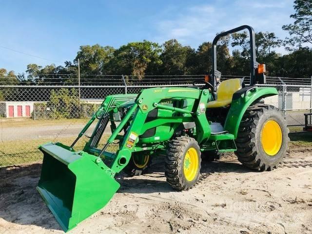 John Deere 3043D Tractoare