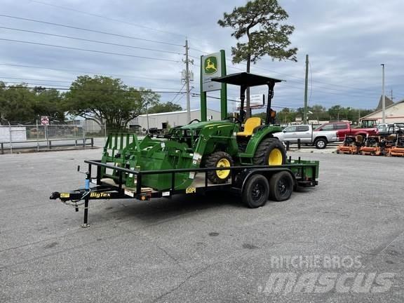 John Deere 3043D Tractoare