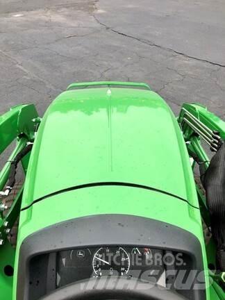 John Deere 3043D Tractoare