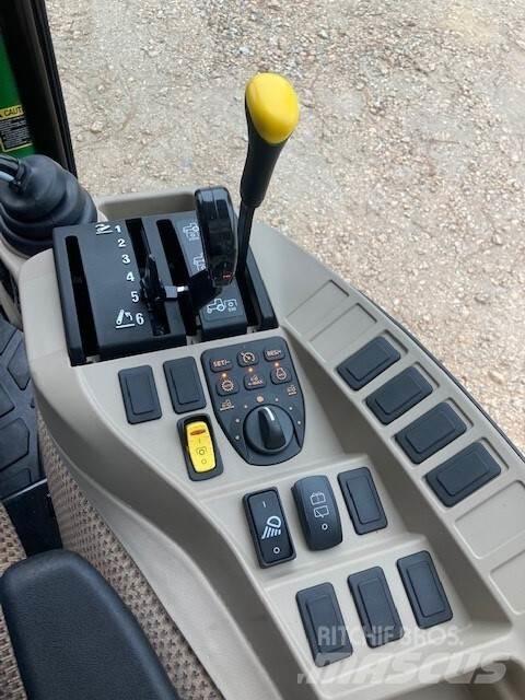 John Deere 3046R Tractoare
