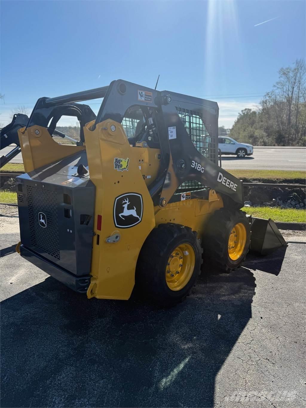 John Deere 318G Mini incarcator