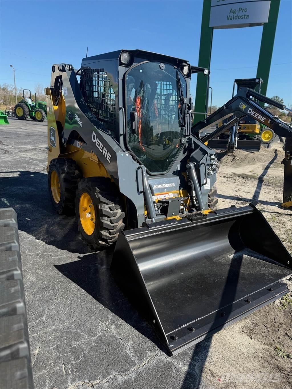 John Deere 318G Mini incarcator
