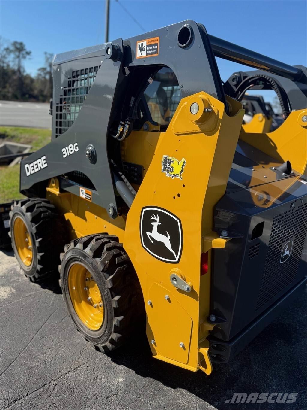 John Deere 318G Mini incarcator
