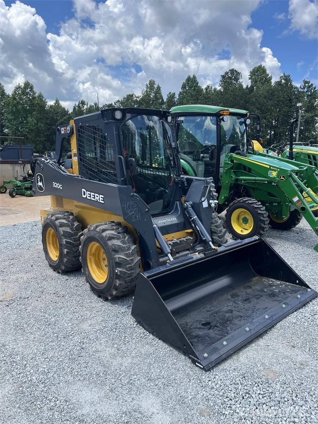 John Deere 320G Mini incarcator