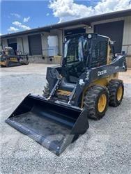 John Deere 320G Mini incarcator