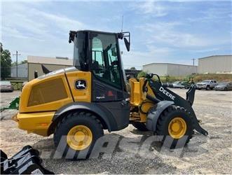John Deere 324P Incarcator pe pneuri