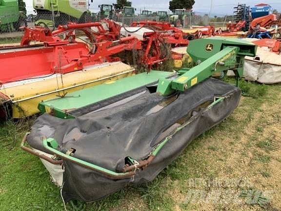 John Deere 328A Cositoare de iarba cu umidificator