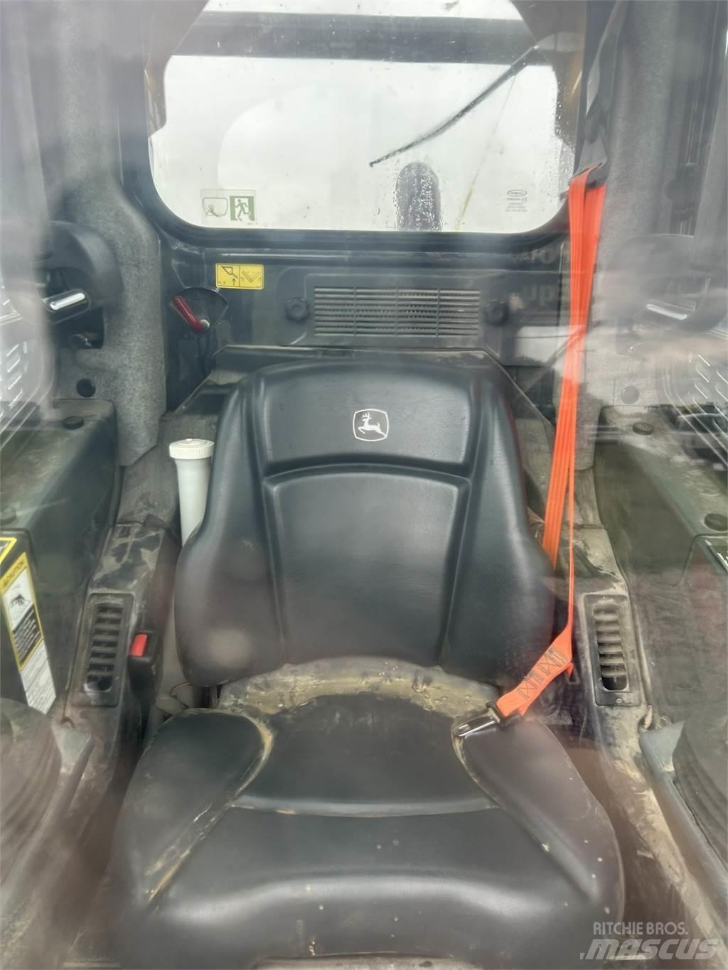 John Deere 331G Mini incarcatoare