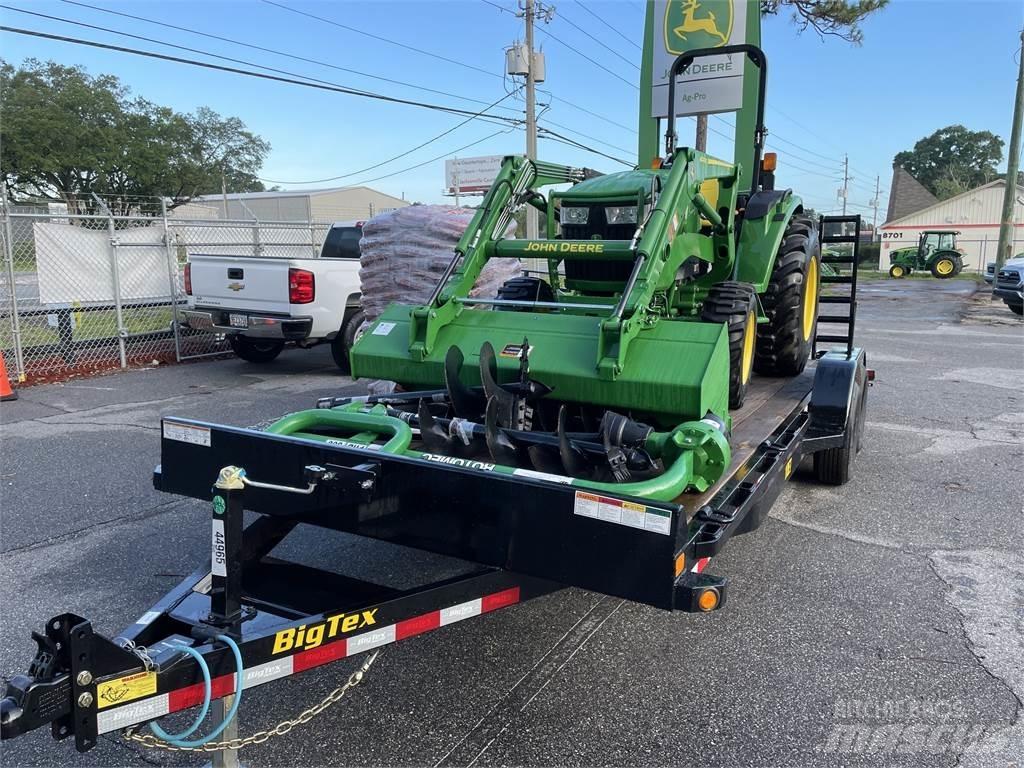 John Deere 4044M Tractoare