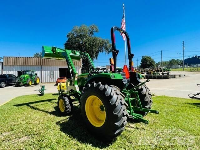 John Deere 4044M Tractoare