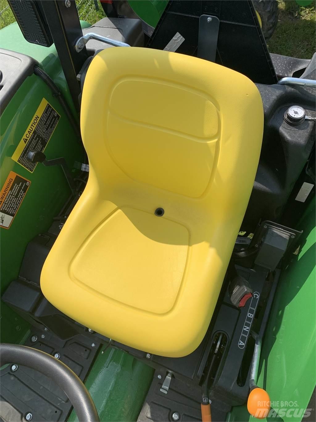 John Deere 4044M Tractoare
