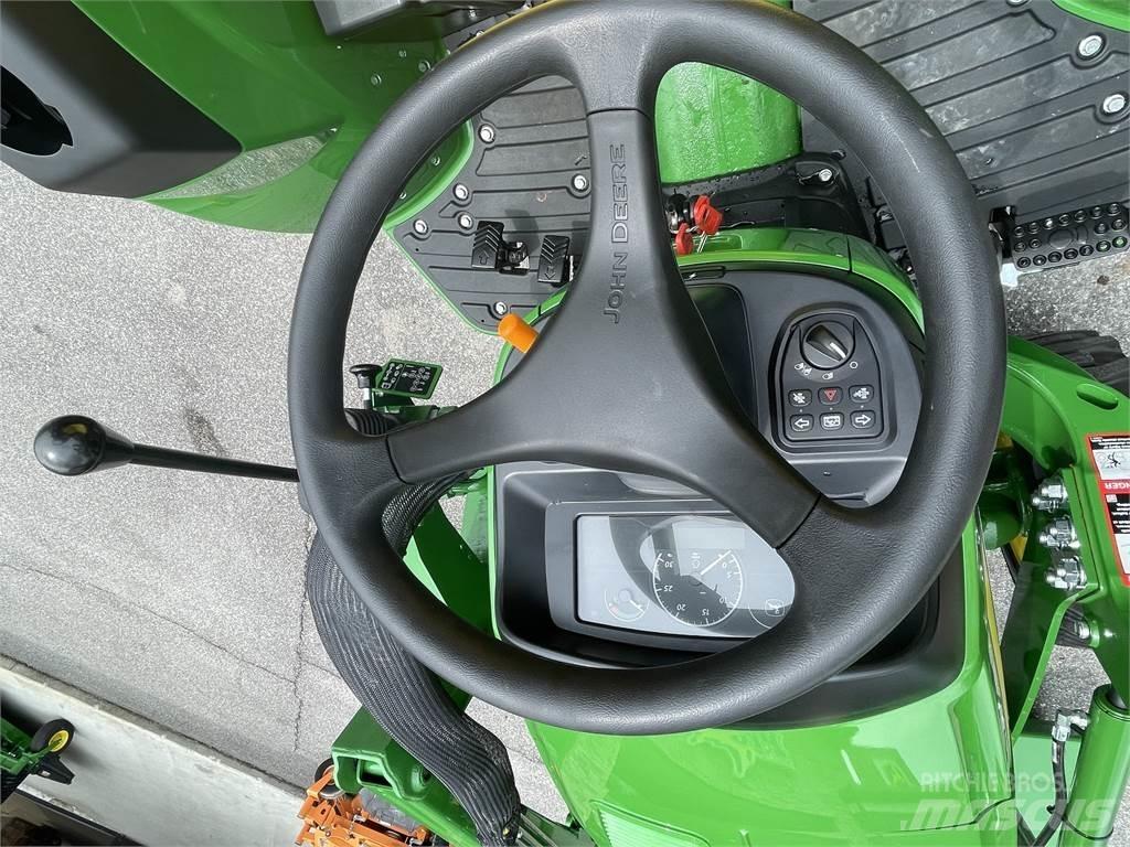 John Deere 4052M Tractoare