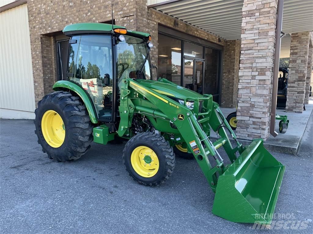 John Deere 4052R Tractoare