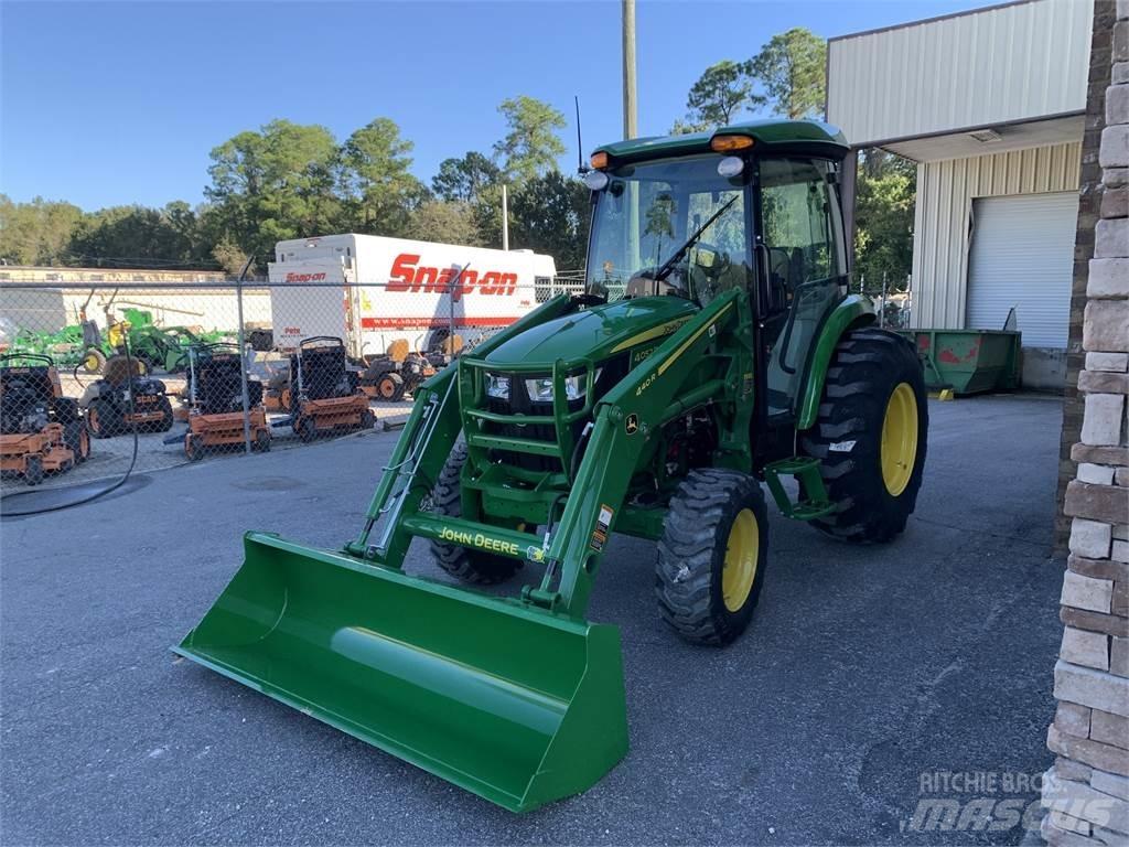John Deere 4052R Tractoare