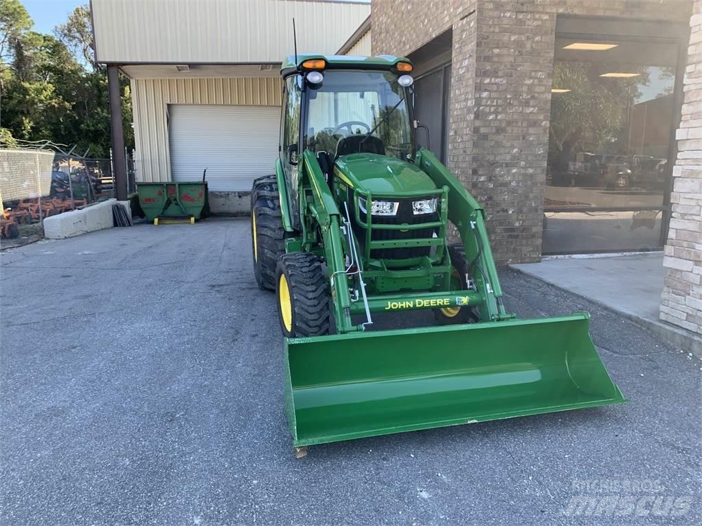 John Deere 4052R Tractoare