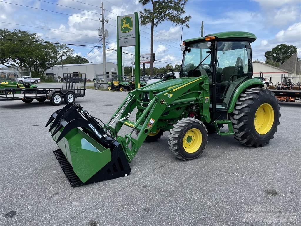 John Deere 4052R Tractoare