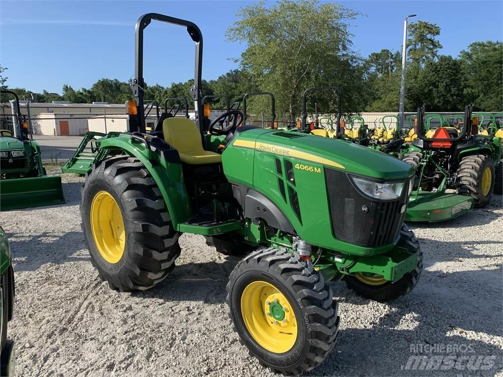 John Deere 4066M Tractoare