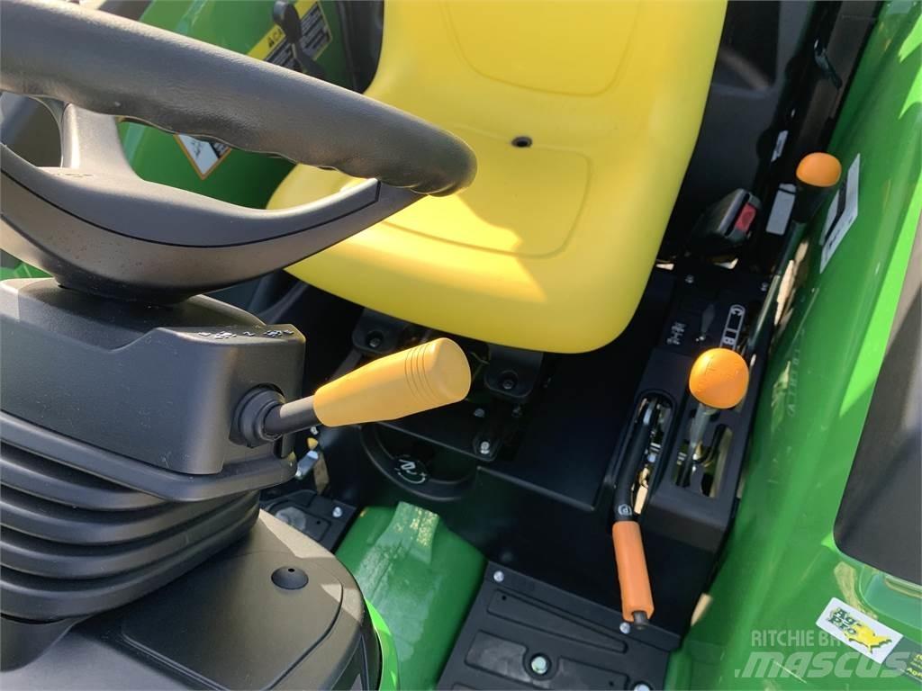 John Deere 4066M Tractoare