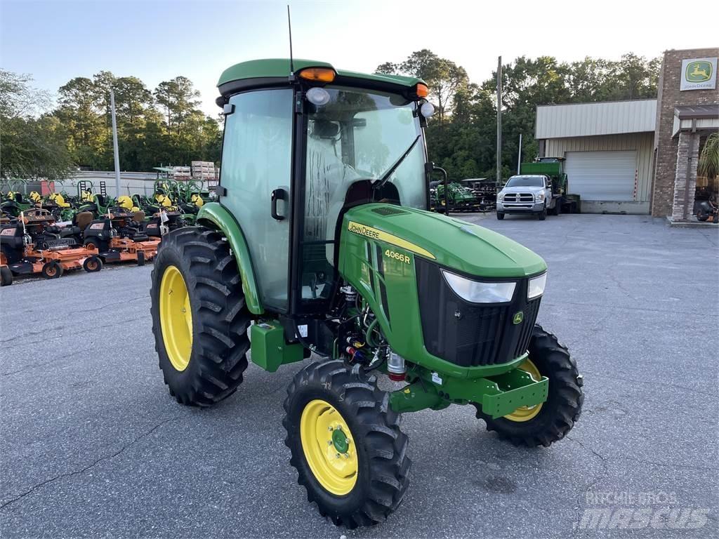 John Deere 4066R Tractoare