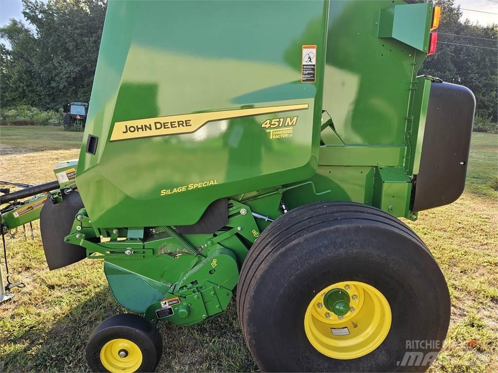 John Deere 451M Masina de balotat cilindric