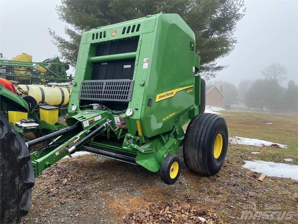 John Deere 451M Masina de balotat cilindric