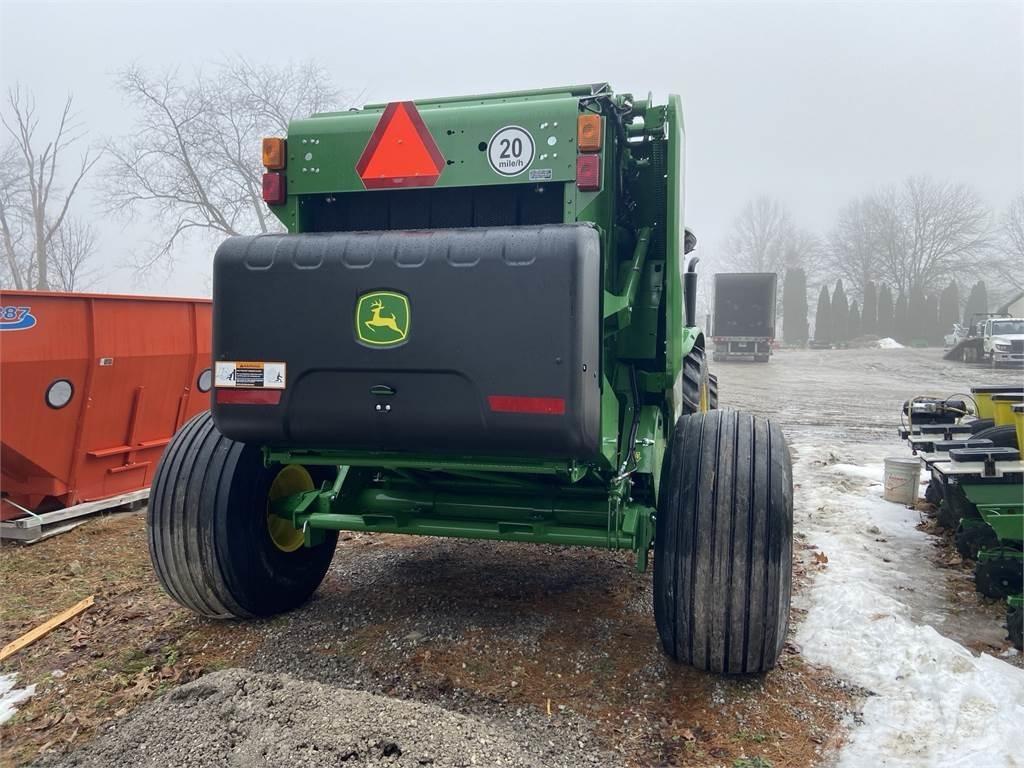 John Deere 451M Masina de balotat cilindric