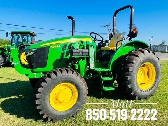 John Deere 5045E Tractoare